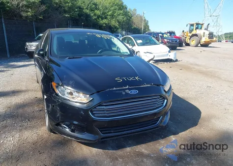 2013 Ford Fusion Hybrid Titanium from USA, damaged, VIN 3FA6P0RU6DR357447